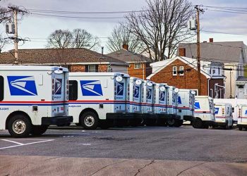US Postal Service Offers $50k to Arrest Gunman Who Shot Mail Carrier in Chicago