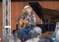73-Year-Old Folk Singer Arlo Guthrie Announces Retirement for Health Reasons