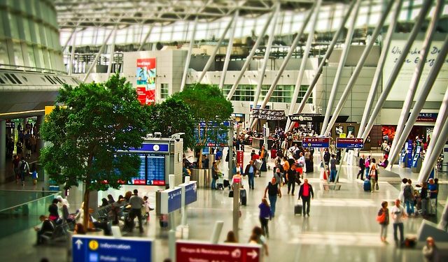 Qantas Airline to Make COVID-19 Vaccination Compulsory for International Flights