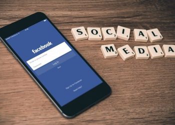 Facebook Launches Media Attack on Apple in Major Newspaper Outlets