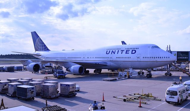 United Airlines Warns Passengers Could be Exposed to COVID-19 after Man Dies Aboard Flight