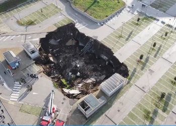 COVID-19 Patients Evacuated after 22,000 Square Feet Sinkhole Opens up in Italian Hospital